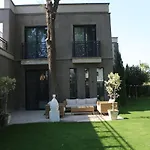 Sandora Boutiuqe 4* يالِكافاك