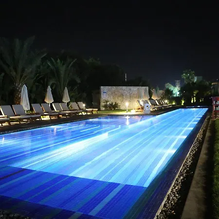 Hotel Sandora Boutiuqe 4*