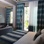 Sandora Boutiuqe