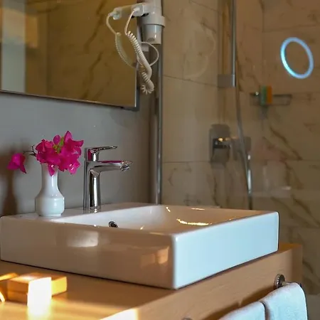 Sandora Boutiuqe Hotel 4*