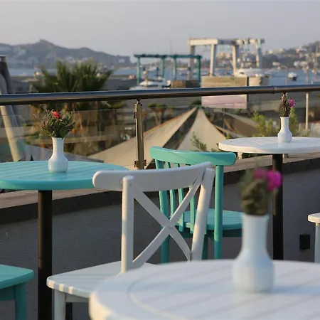 Sandora Boutiuqe Hotel 4*