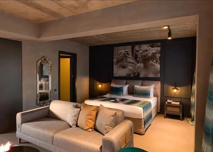 Hotel Sandora Boutiuqe 4*